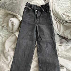 Levi’s Premium Ribcage Straight Ankle Jeans